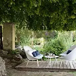 Le Jardin Des Plumes Hotel